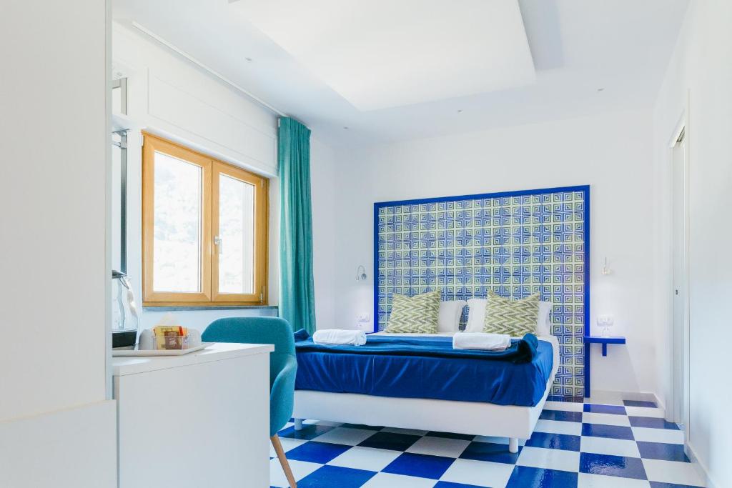 Maison Serena Sorrento room 2